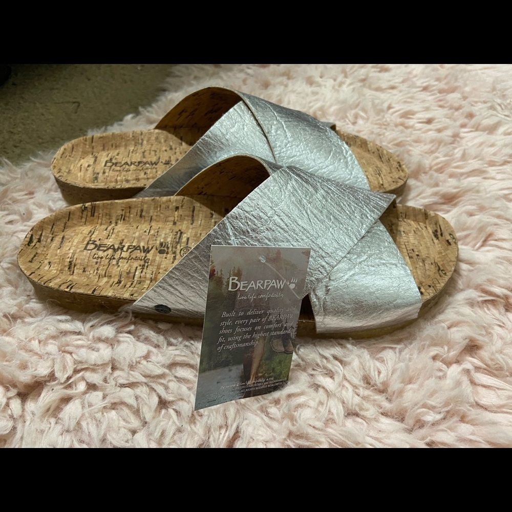 Bearpaw sandals. Size 8